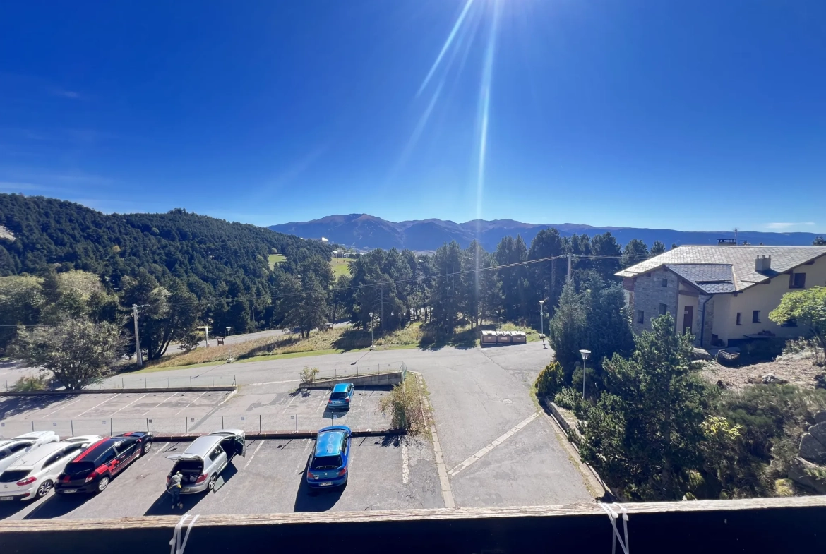 Appartement T3 de 35 m² avec vue montagne et parking dans les Pyrénées-Orientales 