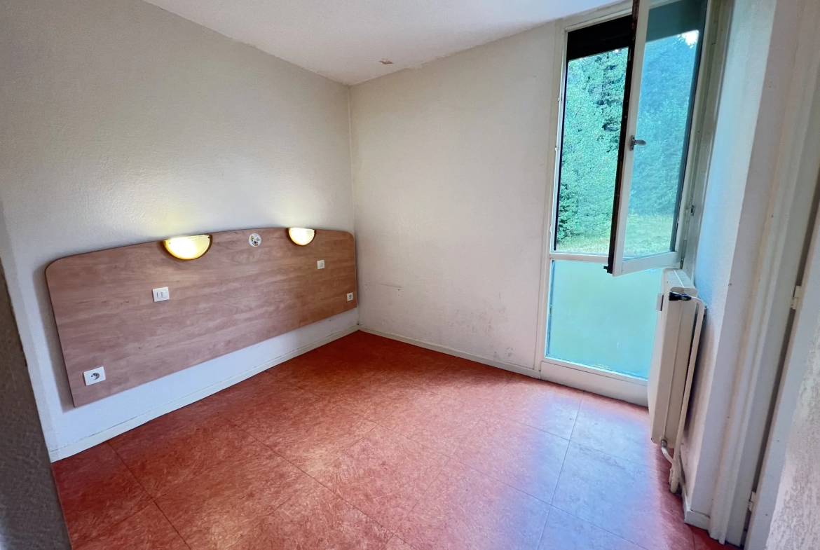 Appartement T3 de 35 m² avec vue montagne et parking dans les Pyrénées-Orientales 