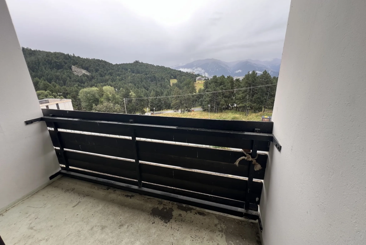 Appartement T3 de 35 m² avec vue montagne et parking dans les Pyrénées-Orientales 
