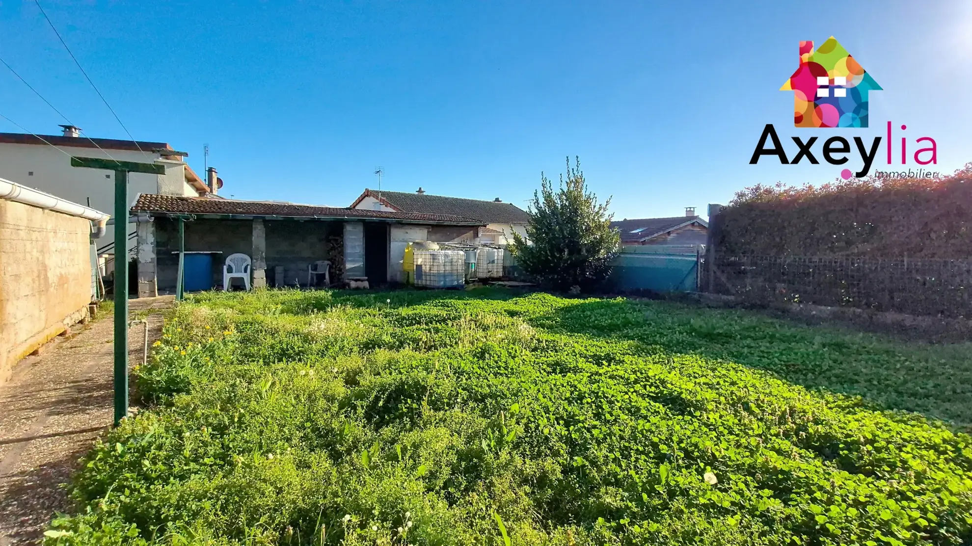 Maison familiale 4 chambres avec jardin et garage à Pouilly-sous-Charlieu 