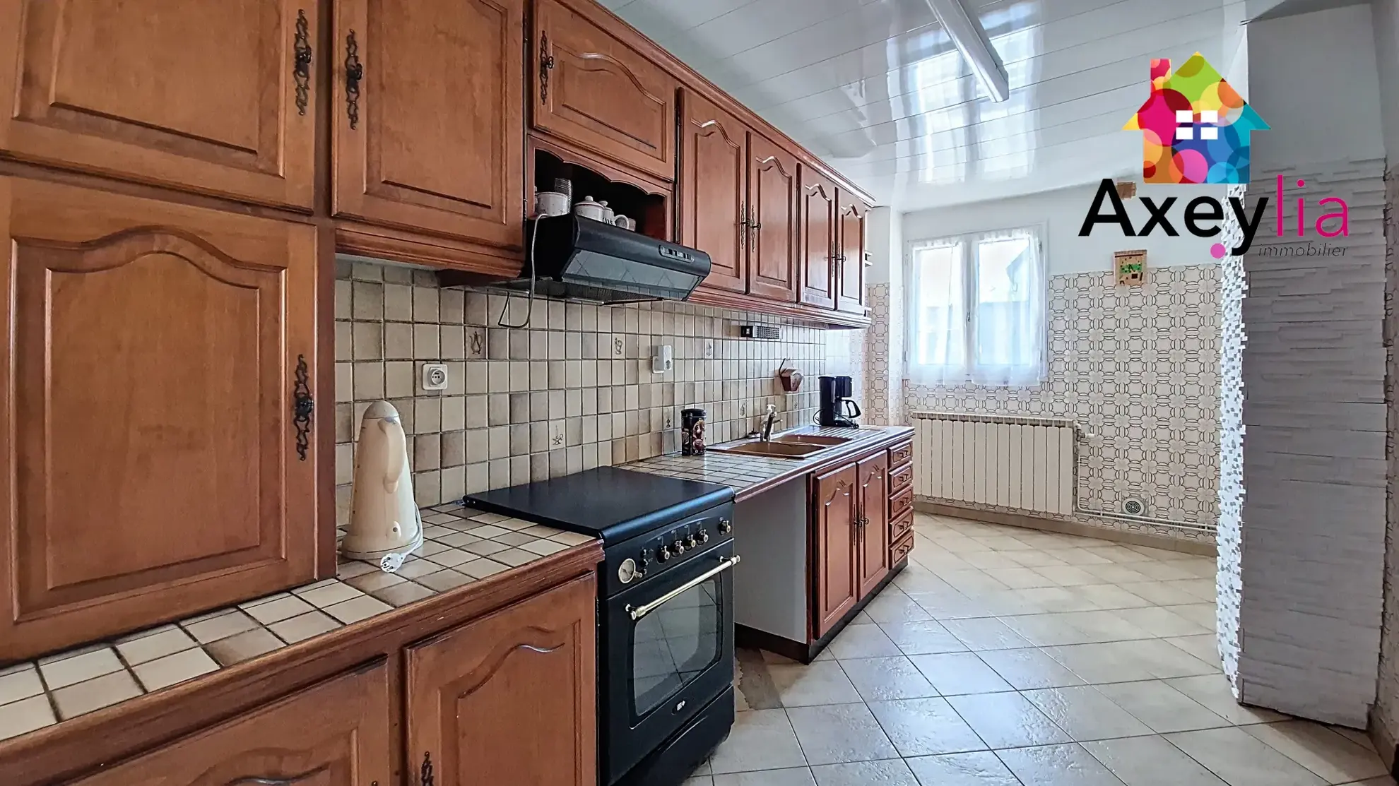 Maison familiale 4 chambres avec jardin et garage à Pouilly-sous-Charlieu 