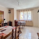 Maison familiale 4 chambres avec jardin et garage à Pouilly-sous-Charlieu