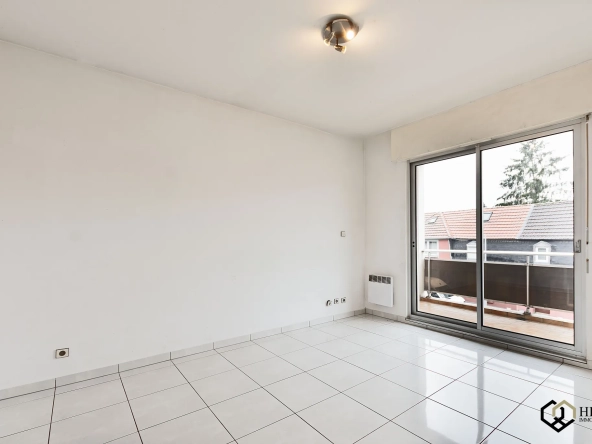 Appartement 2 pièces avec terrasse à Strasbourg Montagne Verte – Lumineux et pratique 