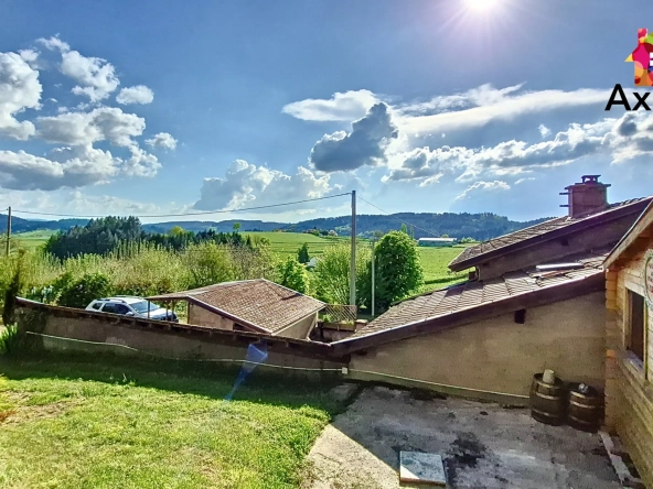 Maison 3 chambres avec grand terrain à Matour - Secteur calme et vue agréable 