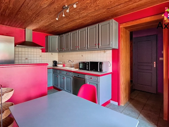 Maison 3 chambres avec grand terrain à Matour - Secteur calme et vue agréable 
