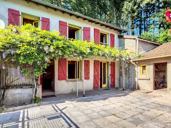 Maison 3 chambres avec grand terrain à Matour - Secteur calme et vue agréable
