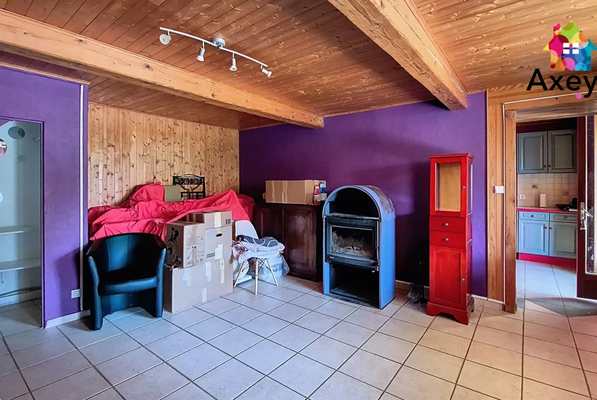 Maison 3 chambres avec grand terrain à Matour - Secteur calme et vue agréable 