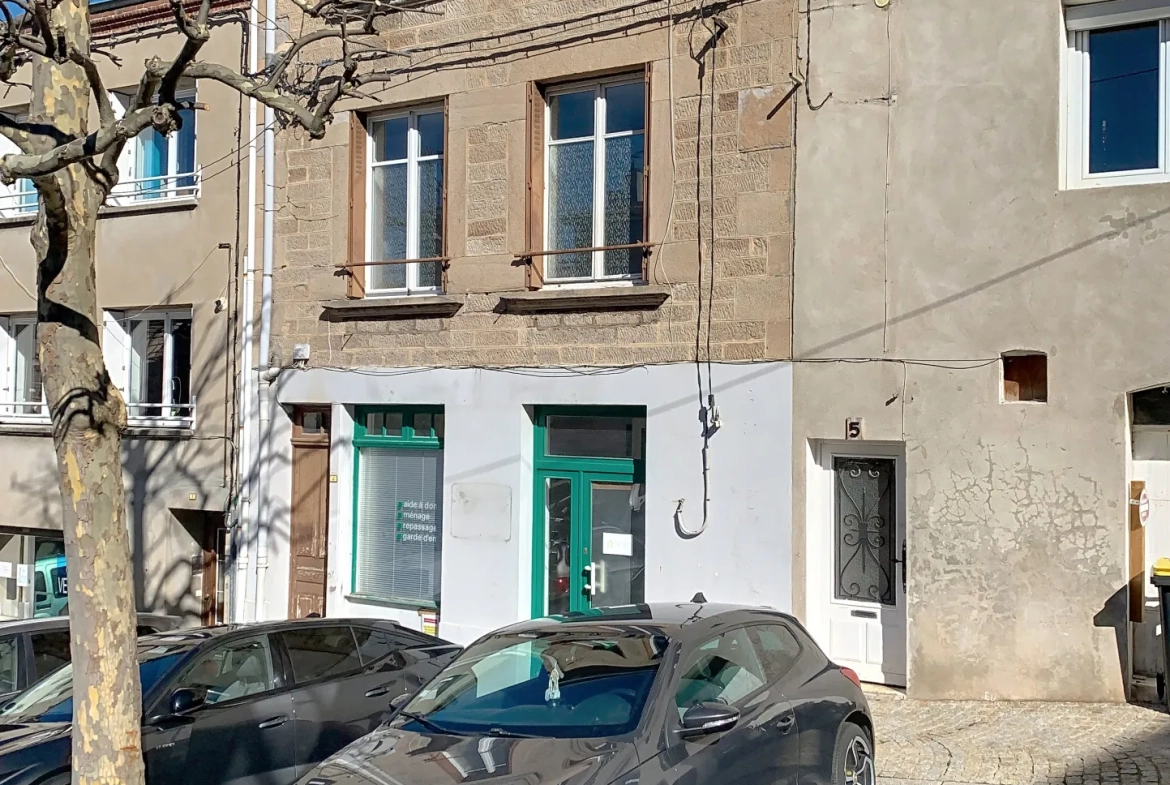 À vendre appartement T3 de 70 m² à Saint-Héand, à rénover, avec potentiel d'aménagement 
