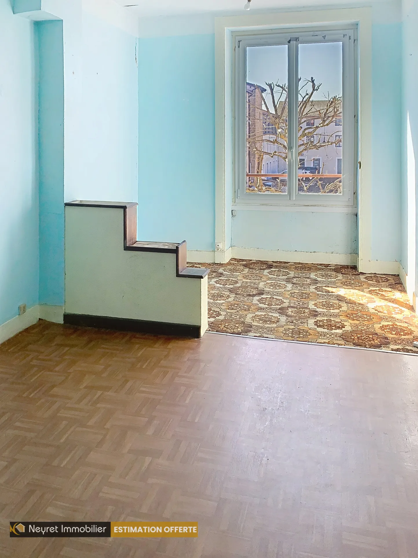 À vendre appartement T3 de 70 m² à Saint-Héand, à rénover, avec potentiel d'aménagement 
