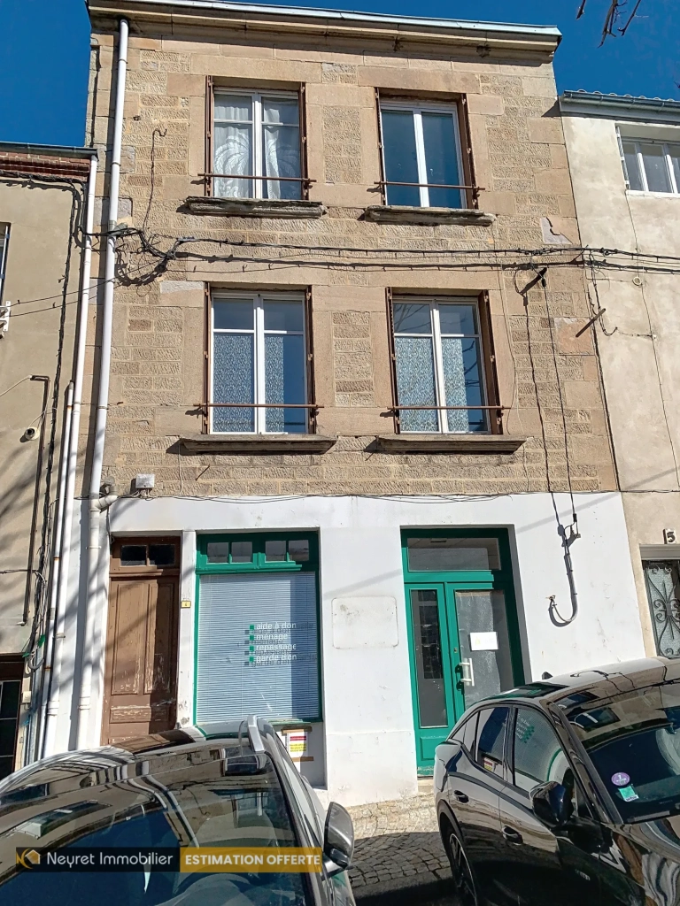 À vendre appartement T3 de 70 m² à Saint-Héand, à rénover, avec potentiel d'aménagement