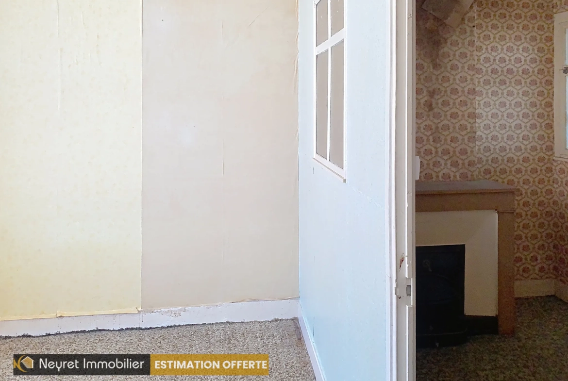 À vendre appartement T3 de 70 m² à Saint-Héand, à rénover, avec potentiel d'aménagement 