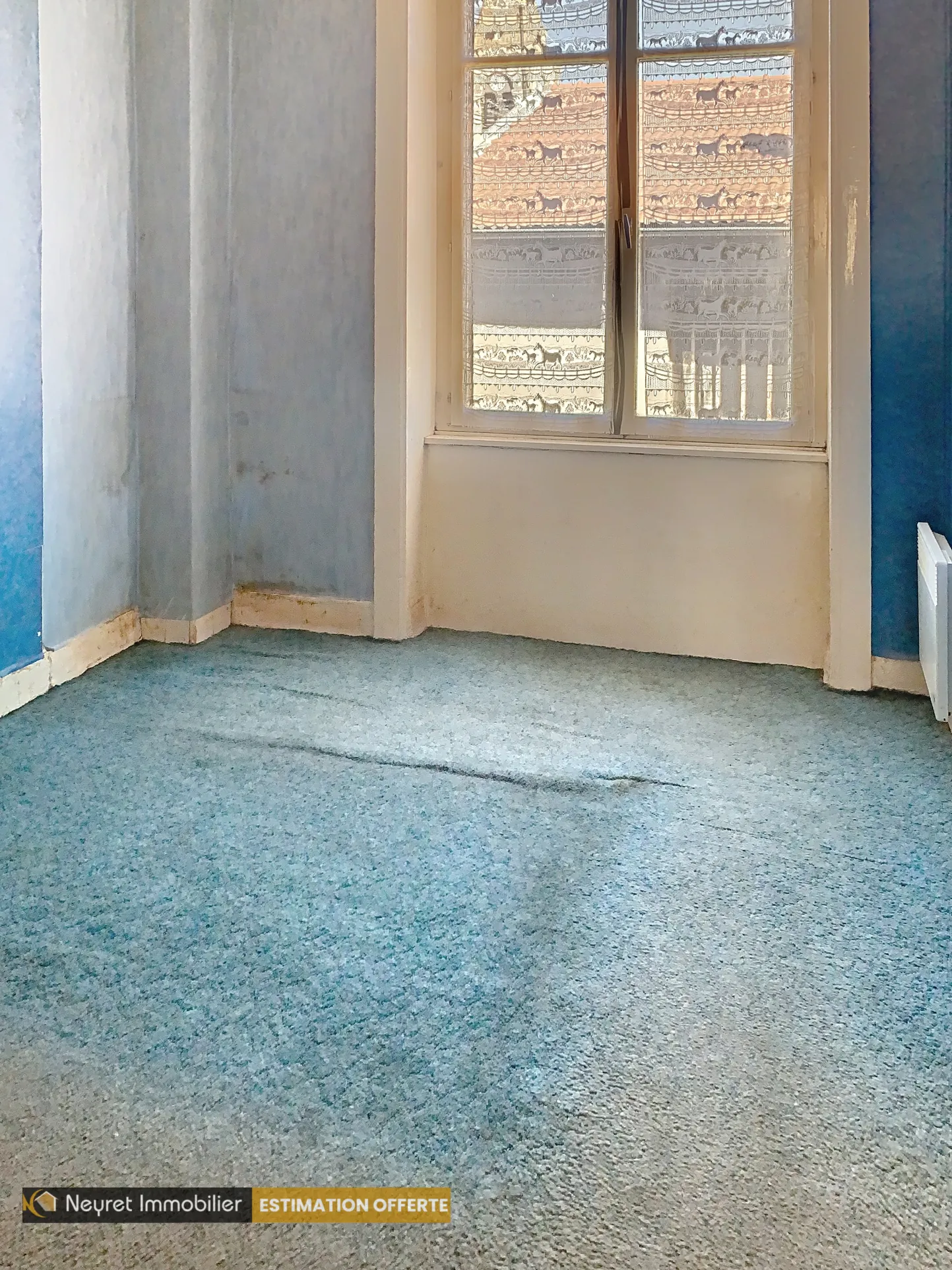 À vendre appartement T3 de 70 m² à Saint-Héand, à rénover, avec potentiel d'aménagement 
