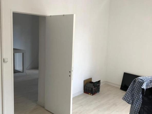 Appartement 2 pièces rénové à Ivry-sur-Seine, proche métro ligne 7 