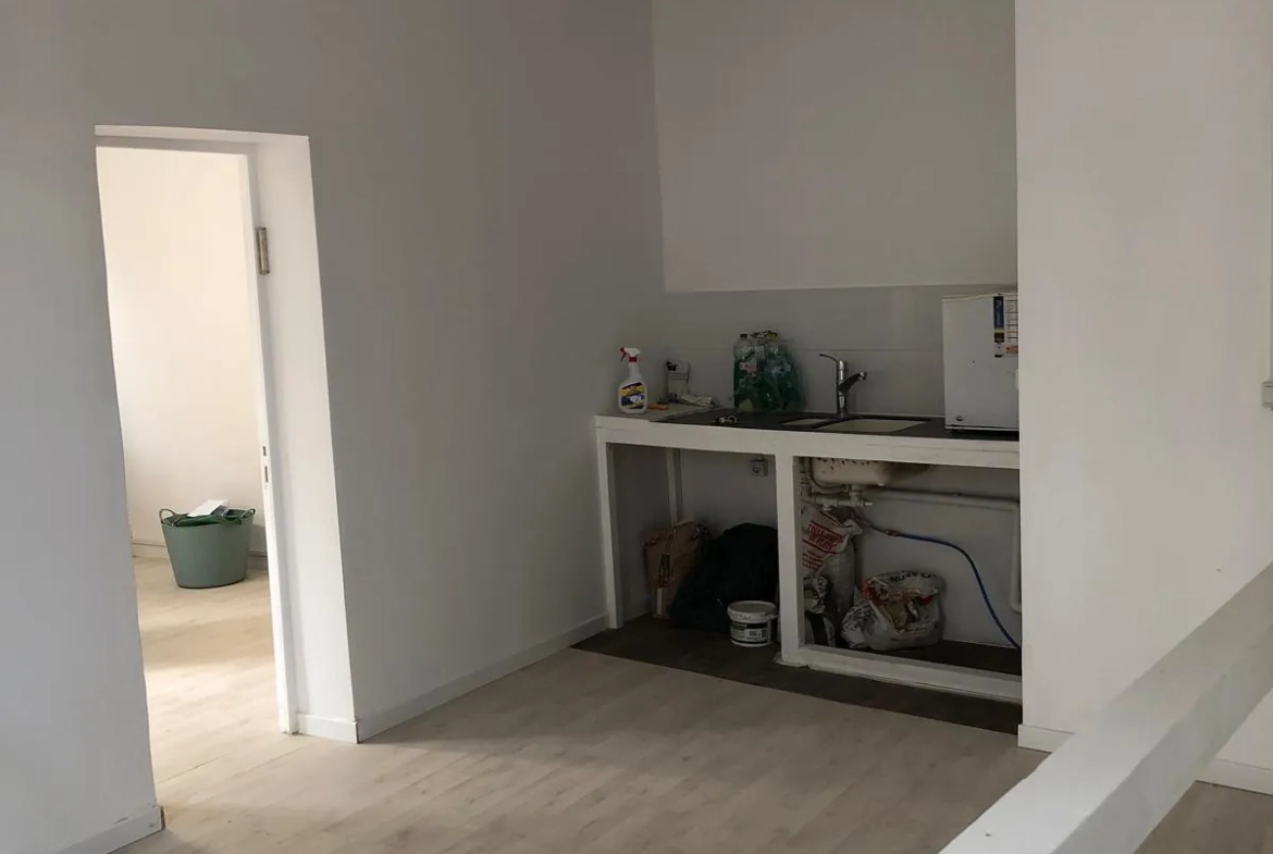 Appartement 2 pièces rénové à Ivry-sur-Seine, proche métro ligne 7 