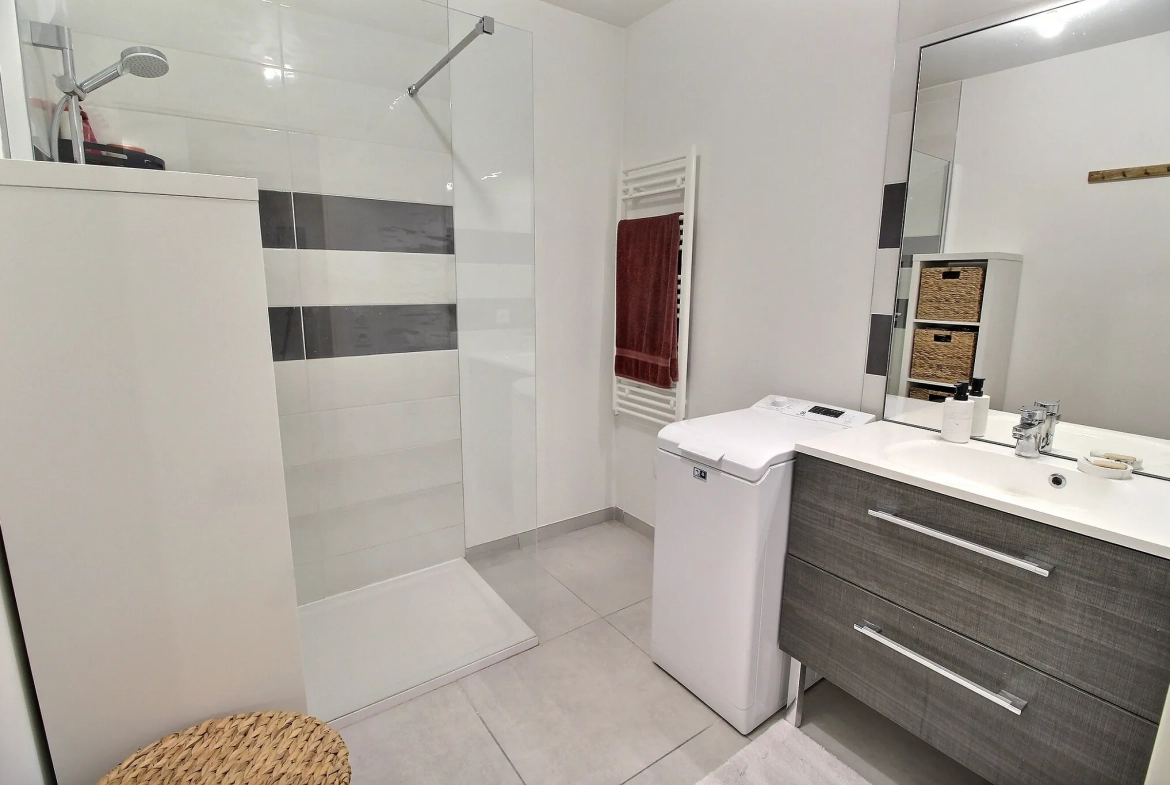 Appartement T3 en Rez-de-Jardin à Saint-Laurent-de-Mure - Centre Bourg 