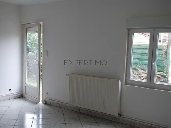 Maison à rénover de 52m² à Courcelles-sur-Seine avec grand terrain