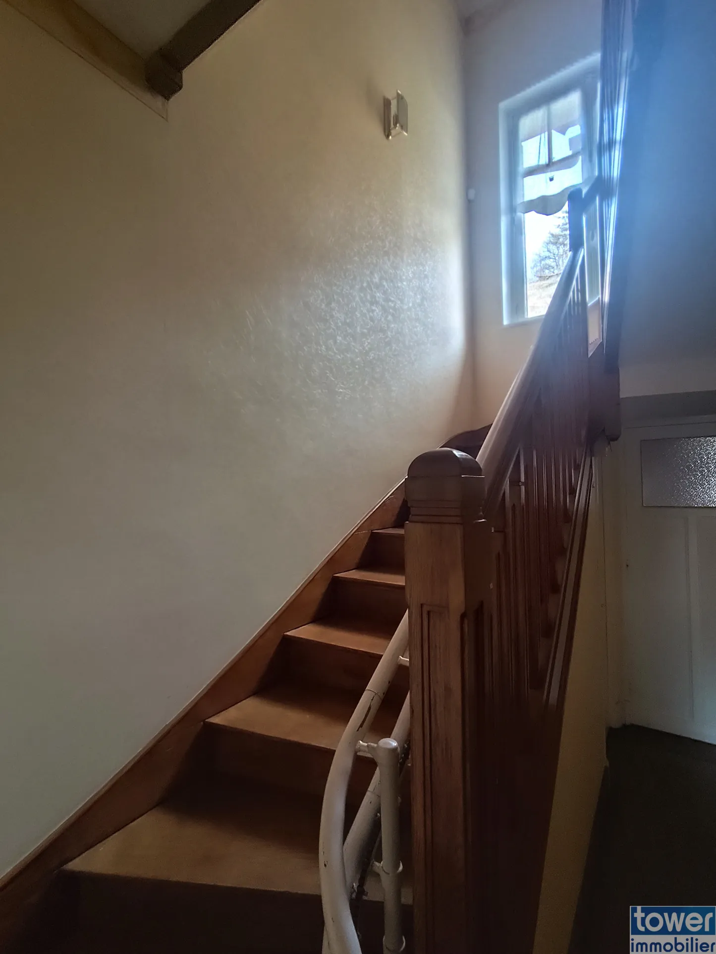 Spacieuse maison familiale de 224 m² à Espalion avec jardin et dépendance 
