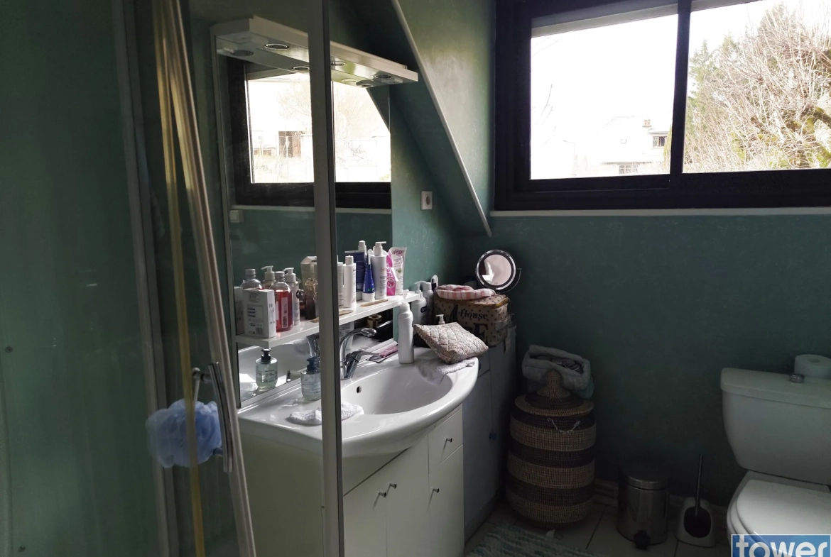 Spacieuse maison familiale de 224 m² à Espalion avec jardin et dépendance 