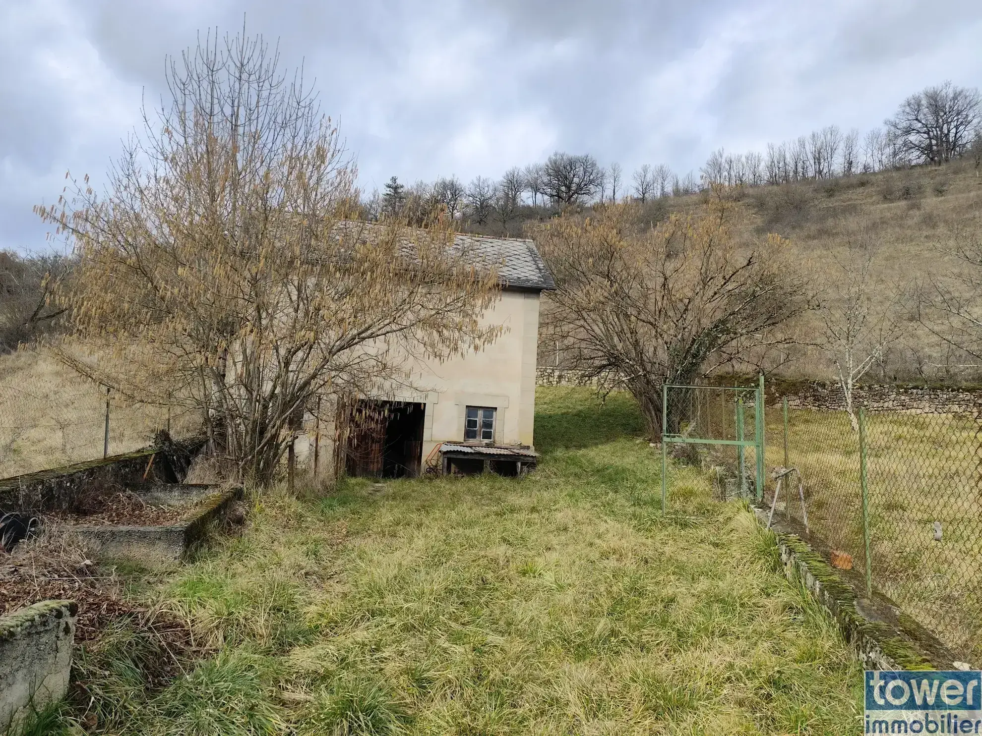 Spacieuse maison familiale de 224 m² à Espalion avec jardin et dépendance 
