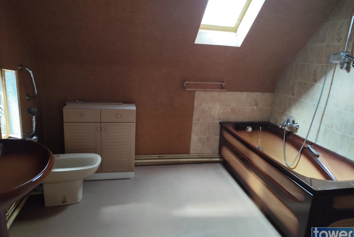Spacieuse maison familiale de 224 m² à Espalion avec jardin et dépendance 