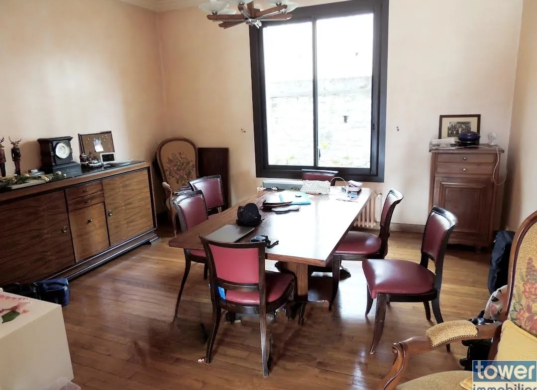 Spacieuse maison familiale de 224 m² à Espalion avec jardin et dépendance 