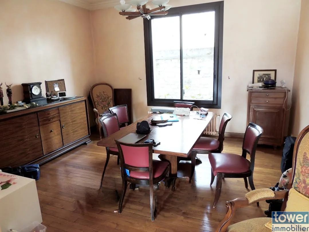 Spacieuse maison familiale de 224 m² à Espalion avec jardin et dépendance 