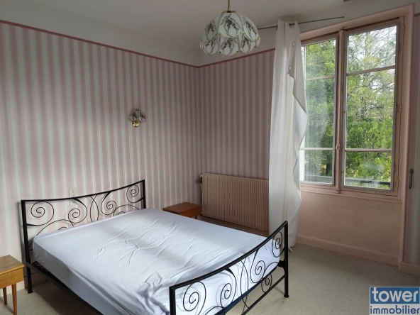 Spacieuse maison familiale de 224 m² à Espalion avec jardin et dépendance 