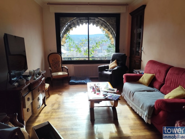 Spacieuse maison familiale de 224 m² à Espalion avec jardin et dépendance 