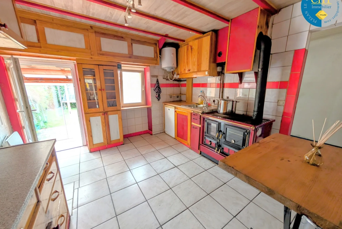 Belle maison en pierre à Guer en Brocéliande avec dépendances et cadre enchanteur 