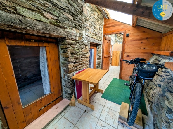 Belle maison en pierre à Guer en Brocéliande avec dépendances et cadre enchanteur 
