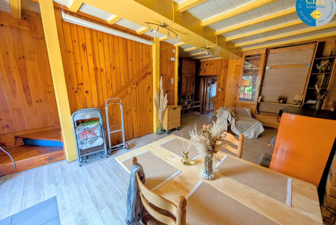 Belle maison en pierre à Guer en Brocéliande avec dépendances et cadre enchanteur 