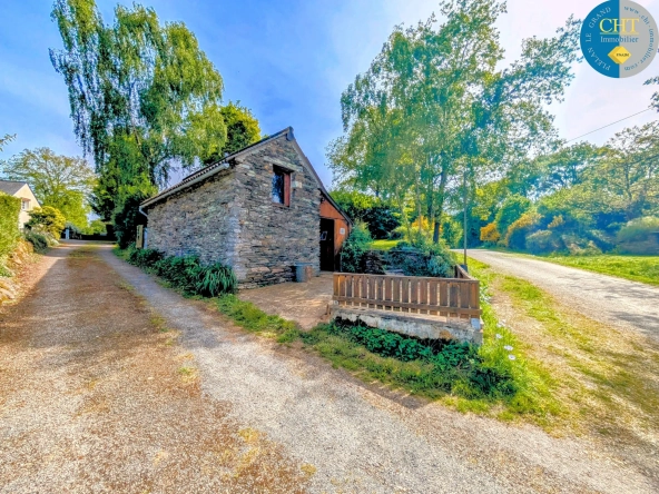 Belle maison en pierre à Guer en Brocéliande avec dépendances et cadre enchanteur 