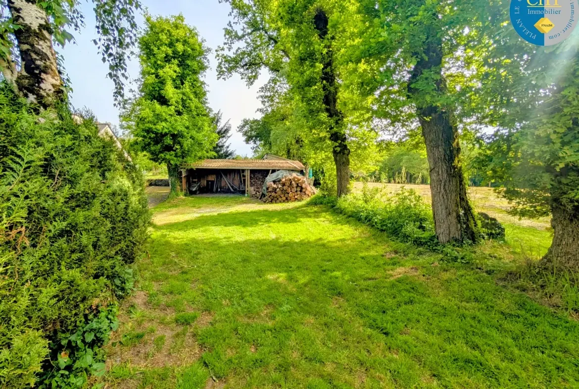 Belle maison en pierre à Guer en Brocéliande avec dépendances et cadre enchanteur 