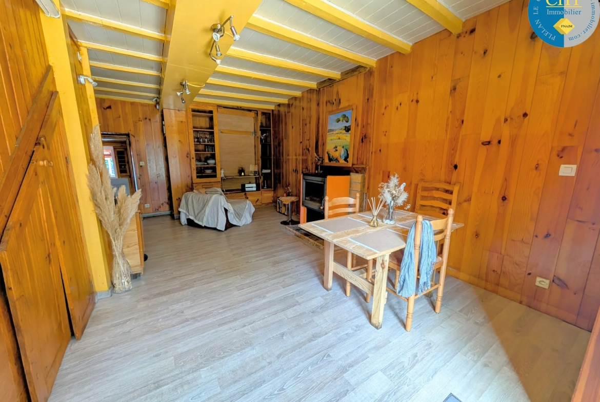 Belle maison en pierre à Guer en Brocéliande avec dépendances et cadre enchanteur 