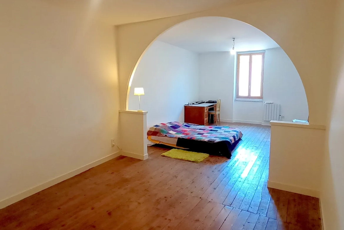 Charmante maison de village à Larrazet de 152 m² avec potentiel d'investissement 