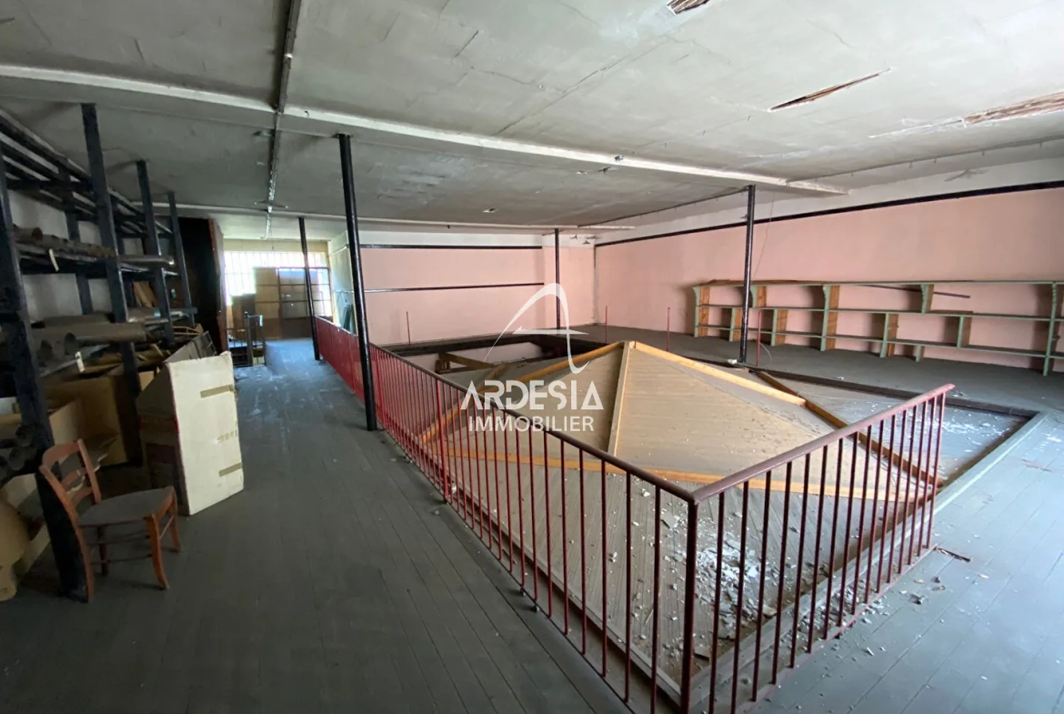 Spacieux loft à rénover à Saint Michel de Maurienne - 230 m² 