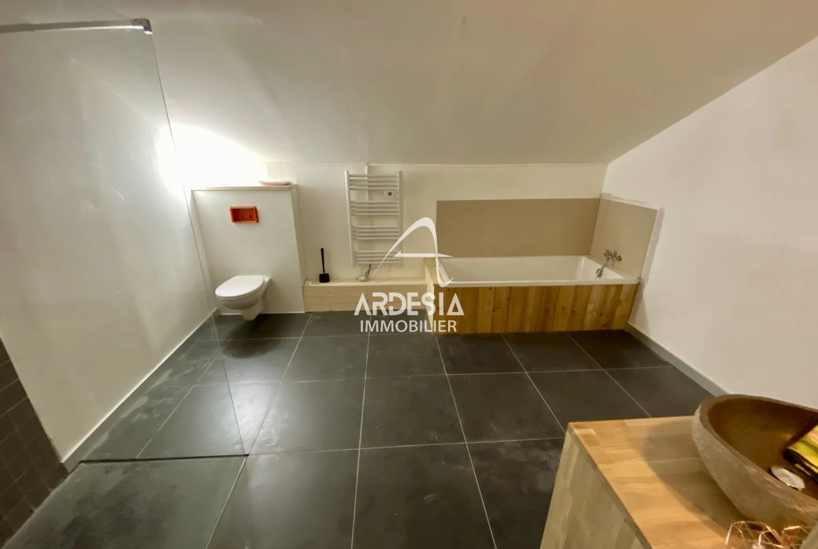 Spacieux loft à rénover à Saint Michel de Maurienne - 230 m² 
