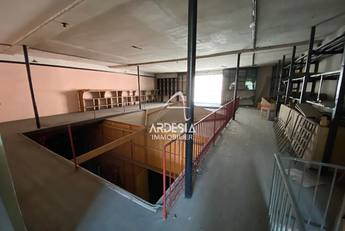 Spacieux loft à rénover à Saint Michel de Maurienne - 230 m² 
