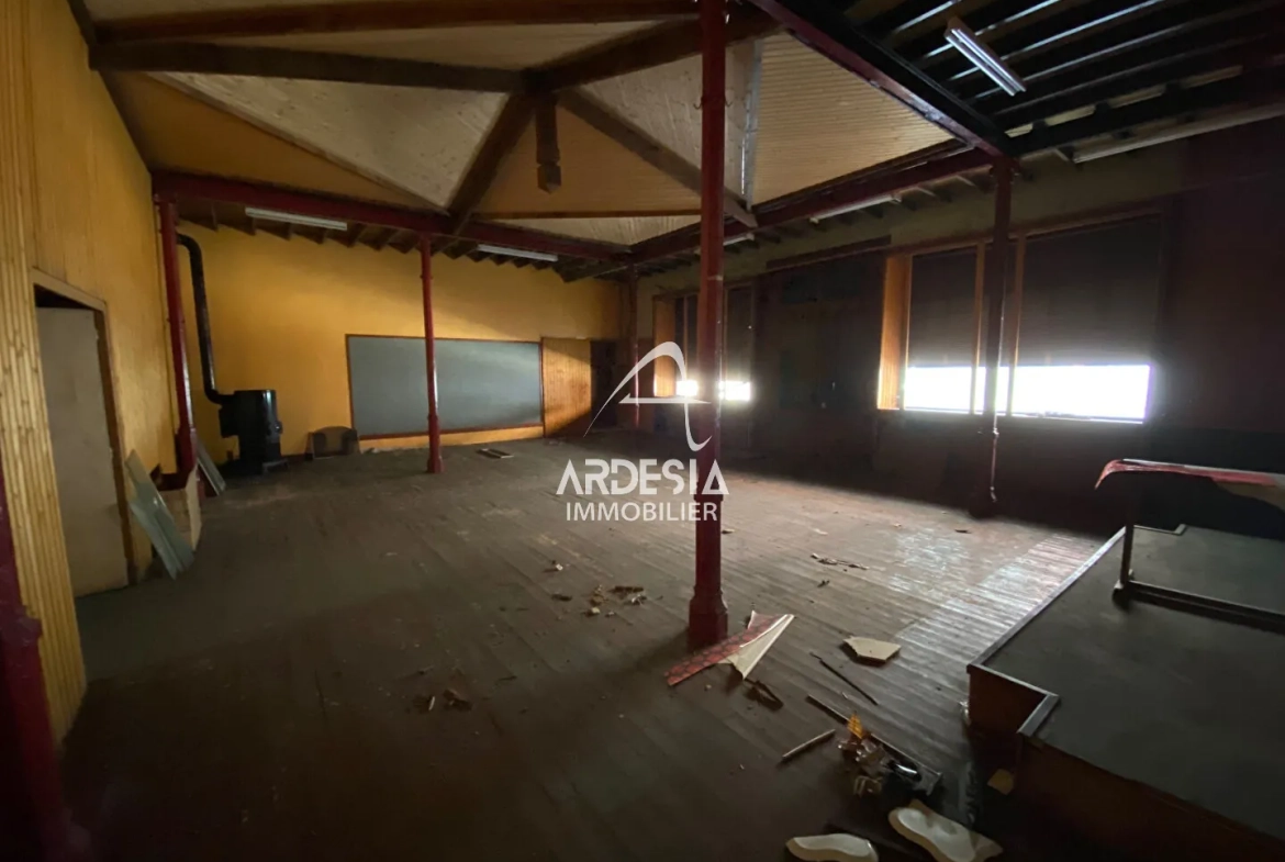 Spacieux loft à rénover à Saint Michel de Maurienne - 230 m² 