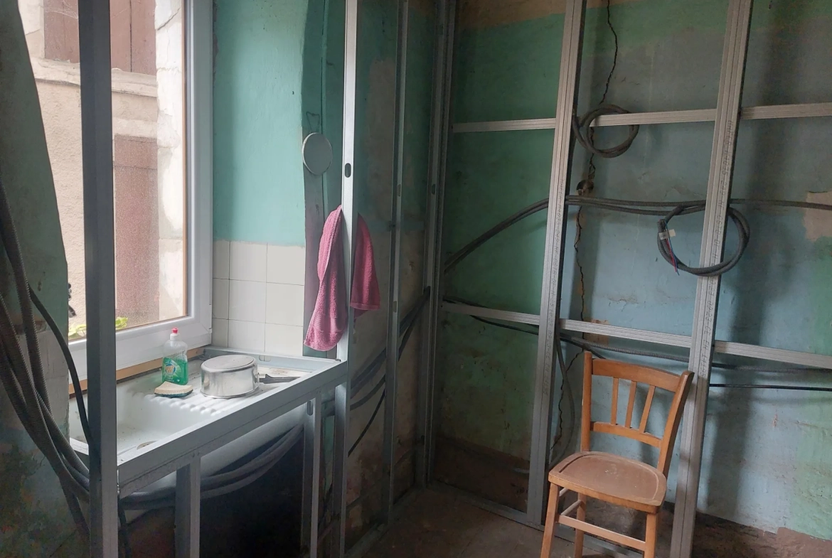 Maison de village à Fayet de 57 m² avec travaux à terminer en milieu rural 