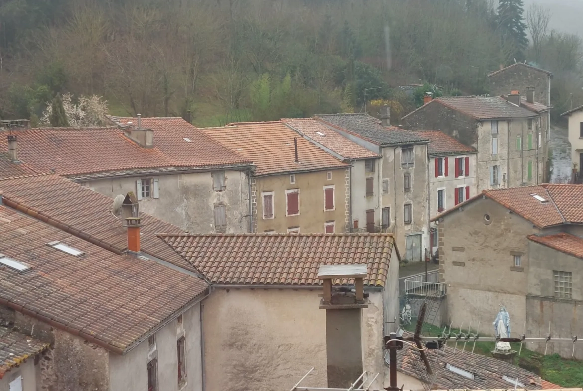 Maison de village à Fayet de 57 m² avec travaux à terminer en milieu rural 