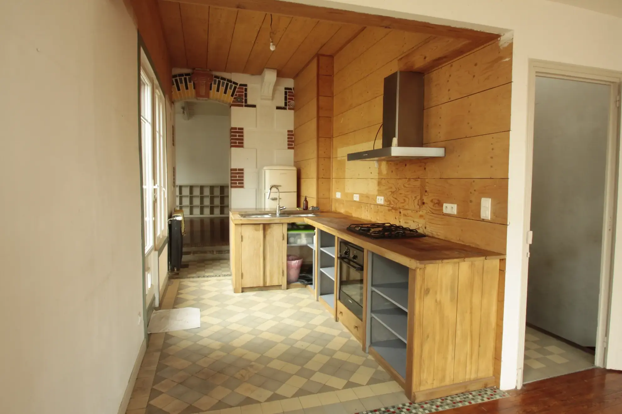 Maison de ville spacieuse avec appartement indépendant à Luzy 