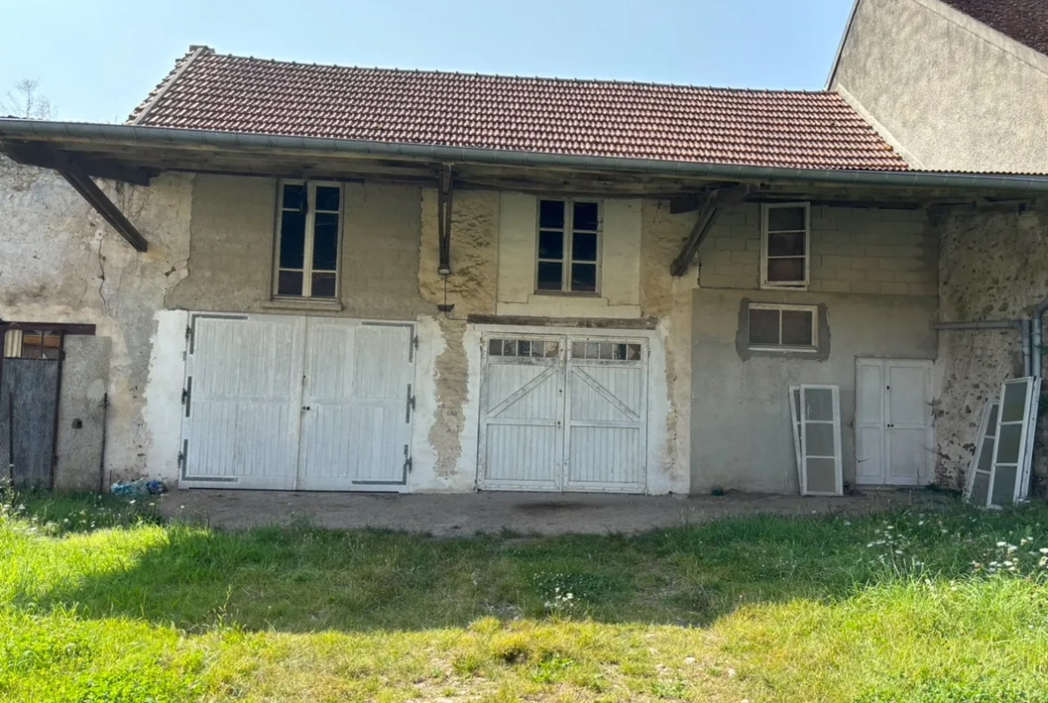 Grande grange à rénover de 200 m² à Rebais, potentiel résidentiel ou locatif 