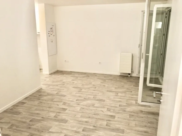 Studio de 27 m² à vendre à Mantes-la-Ville, idéal investissement avec parking 
