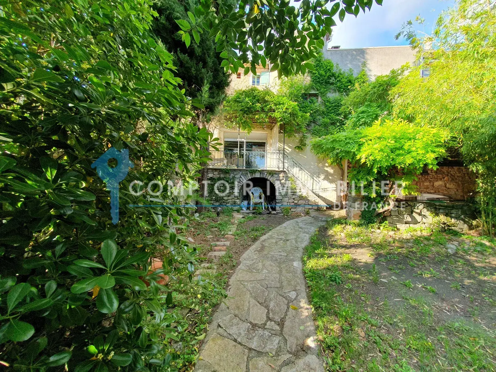 Charmante maison de village avec piscine et grand terrain à Uzès, Alès ou Nîmes 