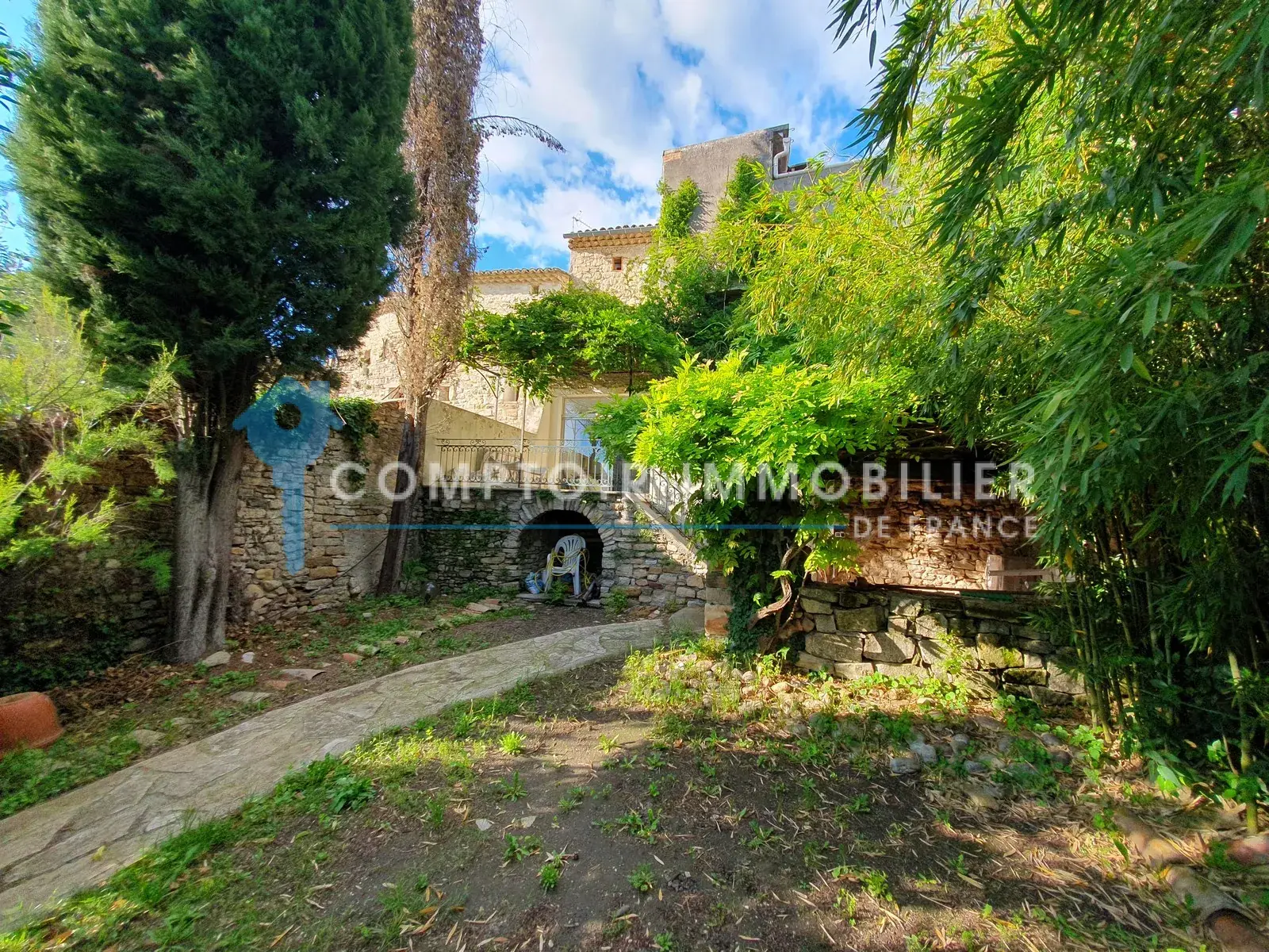 Charmante maison de village avec piscine et grand terrain à Uzès, Alès ou Nîmes 