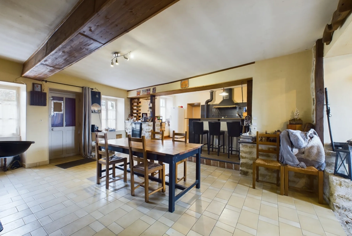 Maison de charme de 120 m² à Saint-Révérien avec garage et jardin 