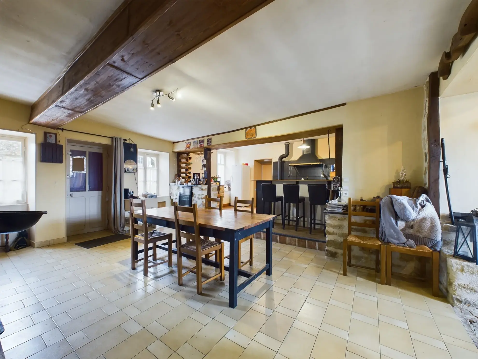 Maison de charme de 120 m² à Saint-Révérien avec garage et jardin 
