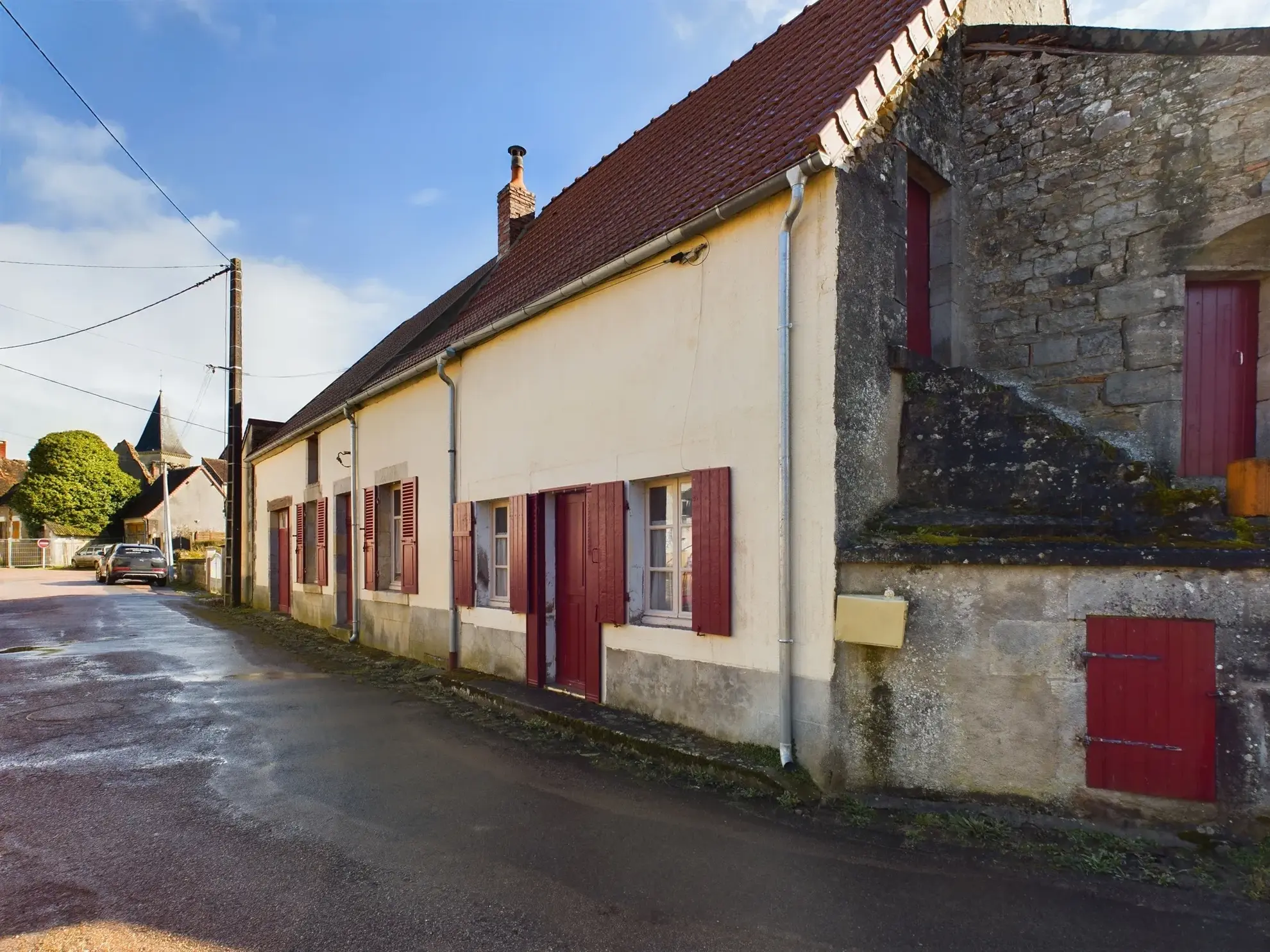 Maison de charme de 120 m² à Saint-Révérien avec garage et jardin 