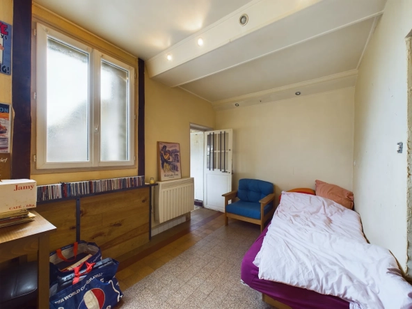 Maison de charme de 120 m² à Saint-Révérien avec garage et jardin 